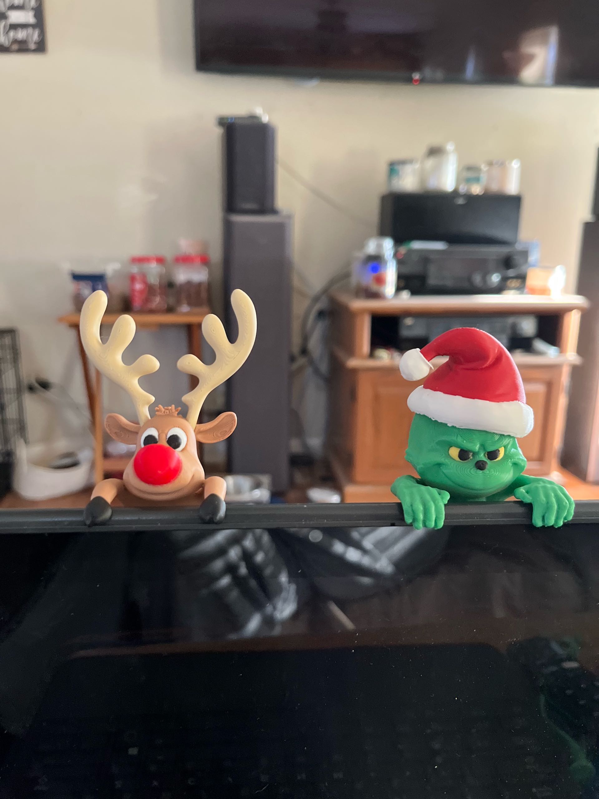 Boneco natalino em mesa